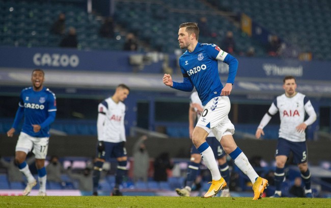 正在逐步暴 正在逐步暴